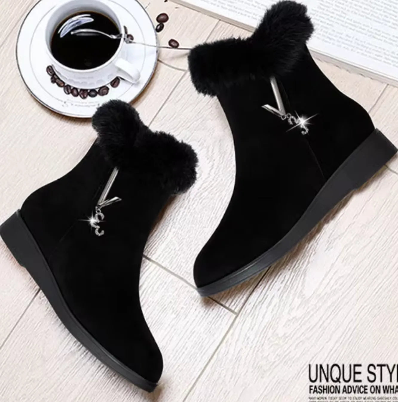 Bottes Mode Femme Hiver Noires avec Fourrure