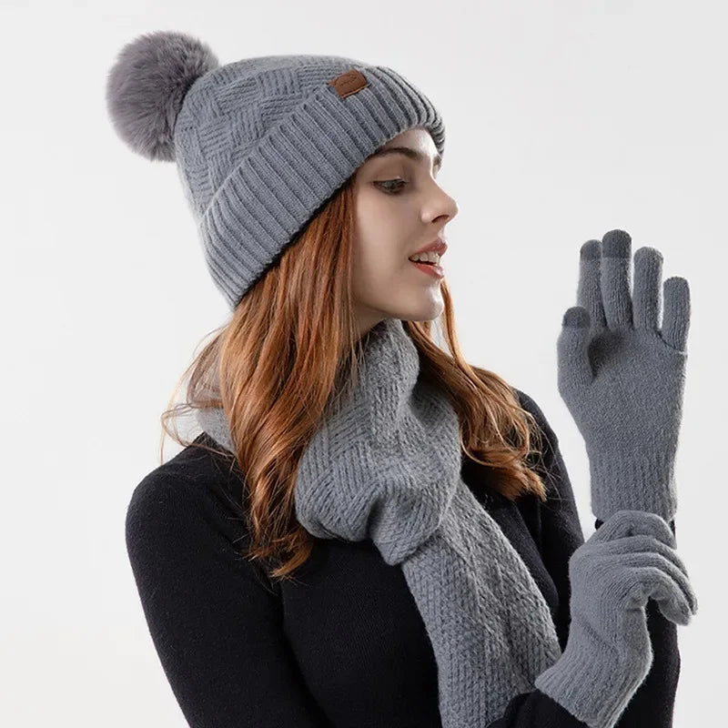 Winterset: Mütze, Schal und Touchscreen-Handschuhe