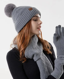 Winterset: Mütze, Schal und Touchscreen-Handschuhe